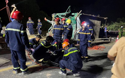 Tin mới vụ TNGT nghiêm trọng ở Huế: Hai người bị thương qua nguy kịch
