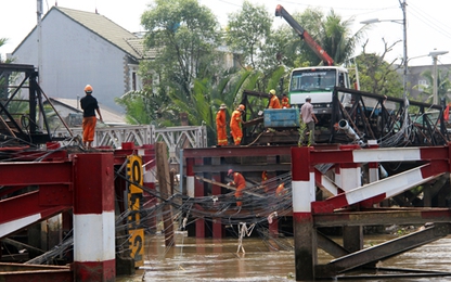 Hàng loạt cầu ở Sài Gòn có nguy cơ sập