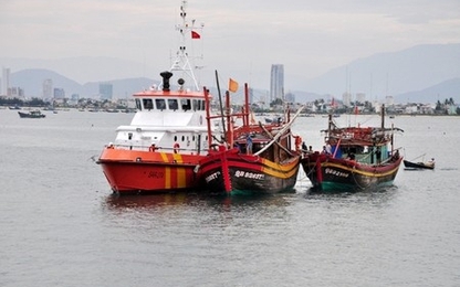Hải Phòng: Cứu nạn kịp thời 5 ngư dân đắm tàu trên biển