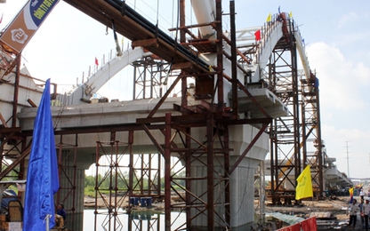 Thành phố Hồ Chí Minh tổ chức hợp long cầu Rạch Chiếc 2