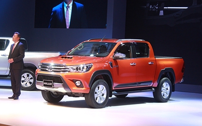Toyota Hilux 2016 giá từ 693 triệu - Tìm vị thế thị trường Việt