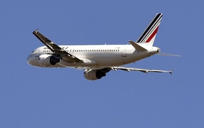 Máy bay Airbus A320 suýt đâm vào vật thể bay không người lái