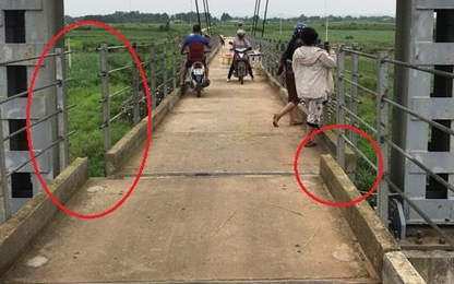 Đã sửa xong cầu treo 2 lần bị lốc xoáy thổi lệch ở Nghệ An