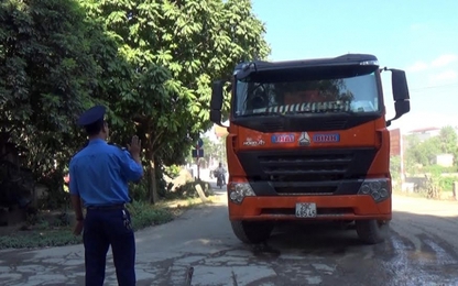 Hà Nội quyết xử lý xe quá tải trên tuyến phố Tân Phong