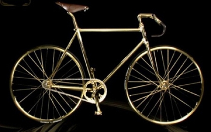 Chiếc xe đạp mạ vàng nạm hàng trăm viên pha lê đắt đỏ