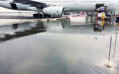 Ga hàng không của Malaysia ngập nước