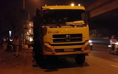 Xử phạt hàng trăm xe tải vi phạm trên đường Nguyễn Xiển