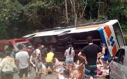 Tai nạn xe buýt du lịch ngày Độc lập ở Brazil 45 người thương vong