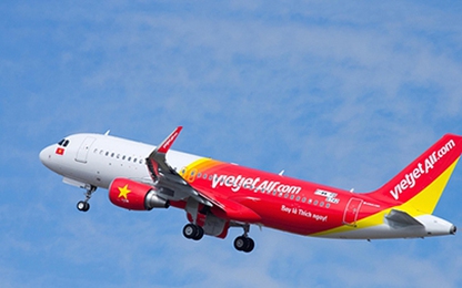 Máy bay Vietjet hạ cánh khẩn cấp vì khách bị đau tim