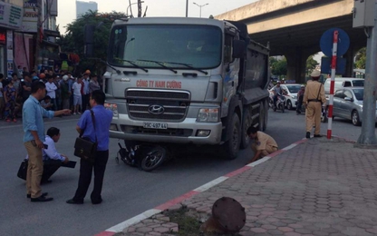 Hà Nội: Xe 'hổ vồ' va chạm giao thông 1 người tử vong