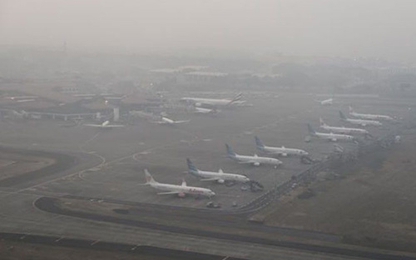 Philippines hủy nhiều chuyến bay vì khói mù dày đặc