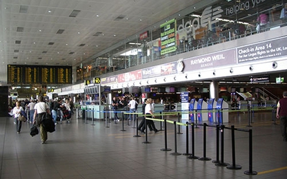 Ireland: Hành khách "quên" dao trong hành lý suốt chuyến bay