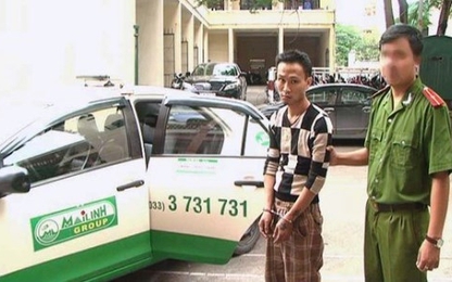 Nam thanh niên dùng dao cướp taxi