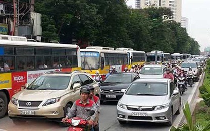 Hà Nội: Giãn tần suất xe buýt trên hai tuyến đường hướng tâm