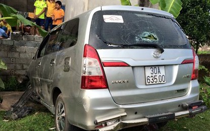 Ôtô gây tai nạn liên tiếp ở 2 huyện, 8 người bị thương