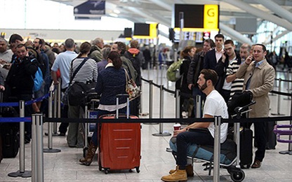 Sân bay bị tố theo dõi hành khách qua mạng Wi-fi