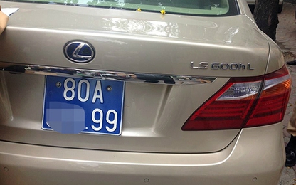 Lexus LS600 bị tạm giữ vì nghi đeo biển xanh giả