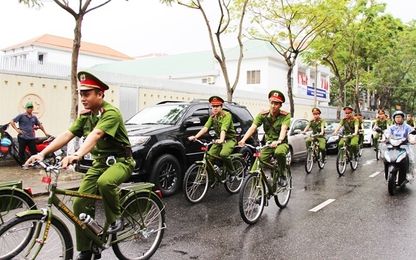 Cảnh sát khu vực Đà Nẵng tuần tra bằng xe đạp