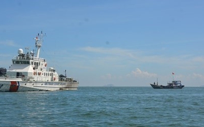 Đưa 100 hành khách mắc kẹt ở đảo Cù Lao Chàm vào đất liền