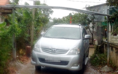 Đường bị cày nát vì xe né Trạm thu phí Phú Bài