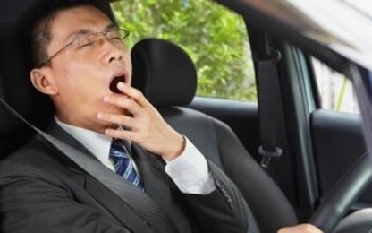 Nguyên nhân nào khiến bạn buồn ngủ khi lái xe?