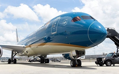 Chiếc Boeing 787 Dreamliner của Việt Nam bị hỏng cửa vì va chạm ống lồng
