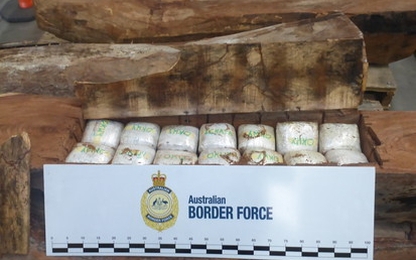 154 kg methamphetamine trong các lóng gỗ nhập khẩu