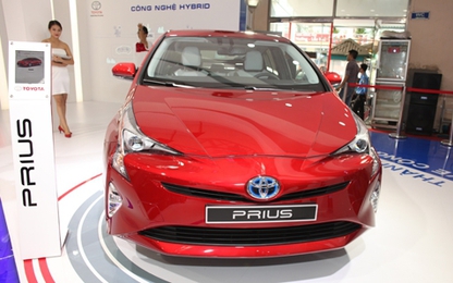 Toyota Prius hybrid 2016 có mặt tại Hà Nội
