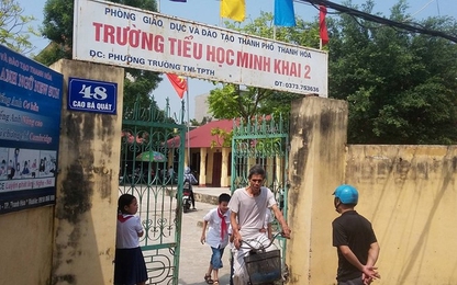 Hàng chục trường ở Thanh Hóa trả lại tiền cho phụ huynh