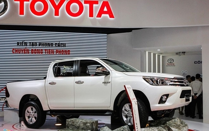 Toyota Hilux mới thay động cơ, giá từ 697 triệu tại Việt Nam