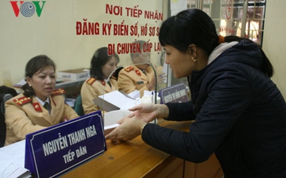 Người dân Hà Nội đăng ký sang tên đổi chủ xe máy tăng vọt