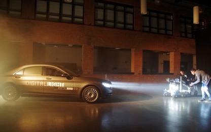 Mercedes phát triển công nghệ chiếu sáng hơn 8.000 đèn LED