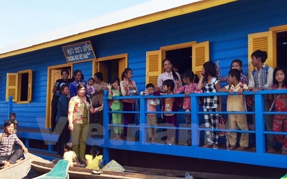Khánh thành trường học trên Biển Hồ cho con em Việt kiều