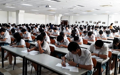Phòng thi hơn 300 học sinh ở Sài Gòn