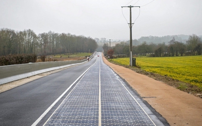 Pháp mở con đường bằng pin mặt trời đầu tiên trên thế giới