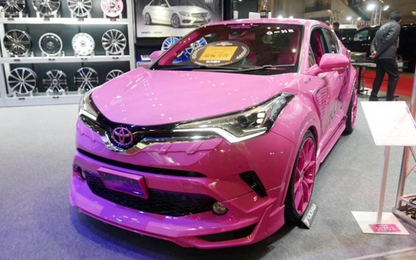 Cuộc đời sẽ màu Hồng khi lái chiếc Toyota C-HR PINK của Awesome Japan