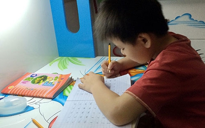 Cho con cả núi bài tập để… "ăn Tết"