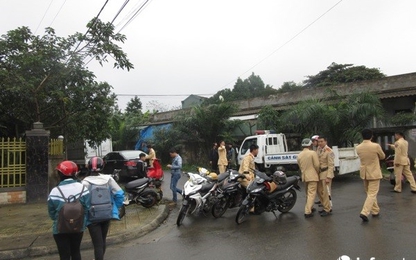 Hà Tĩnh: Học sinh đi xe máy, không mũ bảo hiểm nghênh ngang đến trường