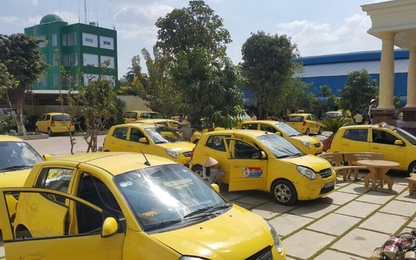 Ma trận ô tô cũ: Người mua cẩn thận với những xe taxi "hết đát"