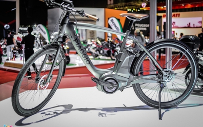 Piaggio giới thiệu xe đạp điện cao cấp ở Việt Nam