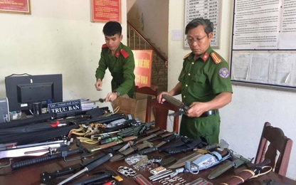9X Đà Nẵng mua cả 'kho' vũ khí đem về nhà bán kiếm lời