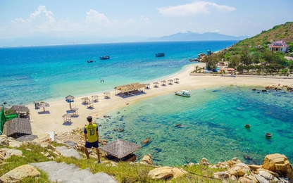 Những con đường giữa biển đẹp mê hồn ở Việt Nam