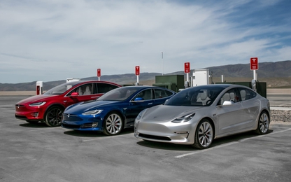 Xe điện giá rẻ Tesla Model 3 đầu tiên đã rời dây chuyền sản xuất