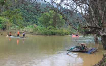 Lật xuồng trên sông Krông Nô, 4 người mất tích, 1 người tử vong