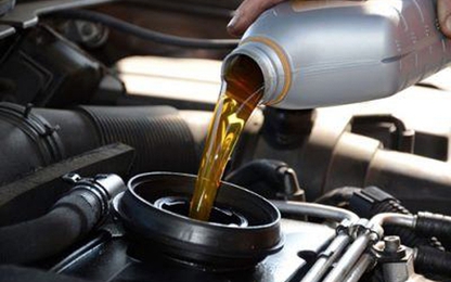 Cần lưu ý gì khi thay nhiều loại dầu khác nhau cho ô tô?