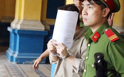 'Doanh nhân' ngoại quốc mang 56 kg cocain vào Việt Nam