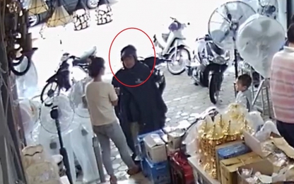 Người nước ngoài đặt camera trong phòng ở Sài Gòn tìm kẻ trộm