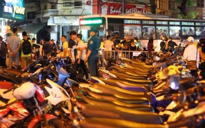 Trung thu là dịp 'chặt chém' của các bãi xe ở Hà Nội