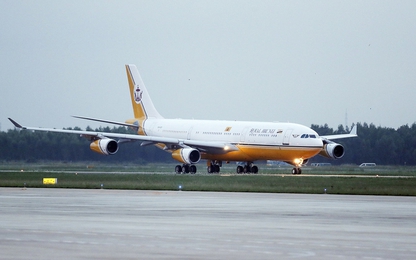 Quốc vương Brunei lái máy bay đến Đà Nẵng dự APEC