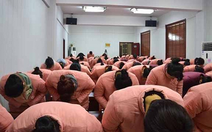 Trung Quốc đóng cửa trường dạy 'phụ nữ phục tùng đàn ông'